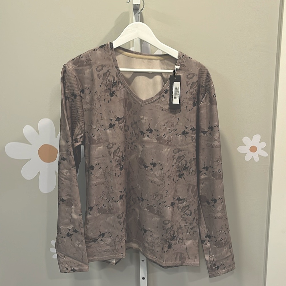 LincActive- long sleeved top-tags on